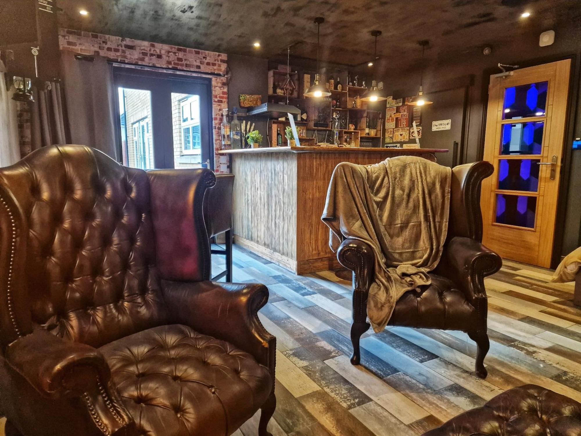 The Pub - Unique & Authentic Experience - Free Parking!, 5 Minutes From Airbus And The Mall Cribbs Bristol Dış mekan fotoğraf